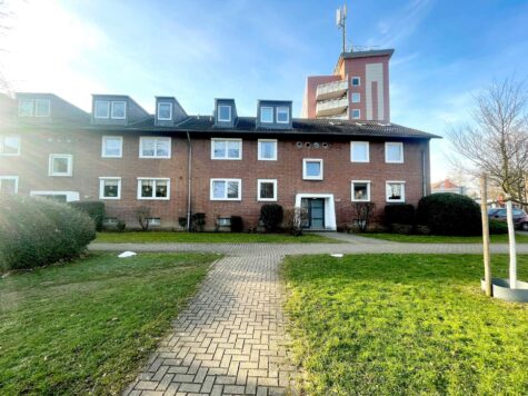 Neuss-Reuschenberg: Moderne 3-Zimmerwohnung mit Balkon, Duschbad u. EBK in begehrter Wohnlage, 41466 Neuss, Wohnung