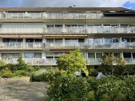 3-Zimmerwohnung mit einem Balkon und einer Loggia in Weckhoven, 41466 Neuss, Etagenwohnung